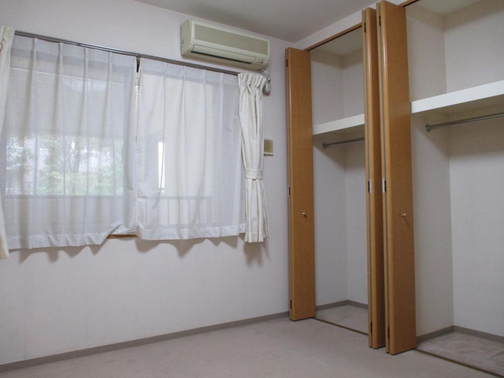 Non-living room. Western-style (2013 November shooting)