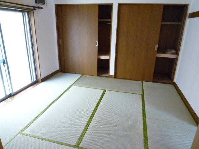 Living and room. Japanese-style room is 8 quires Storage lot