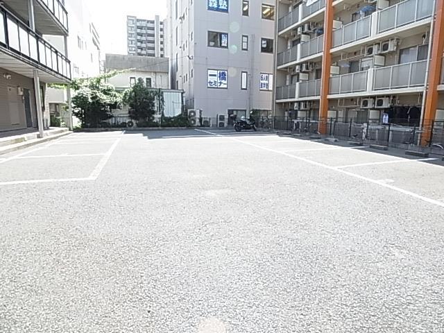 Parking lot