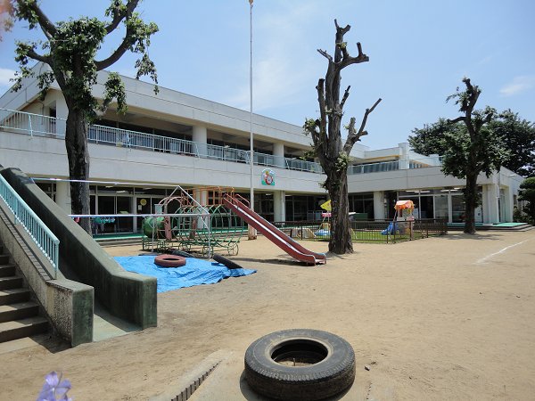 kindergarten ・ Nursery. Three empty nursery school (kindergarten ・ 206m to the nursery)