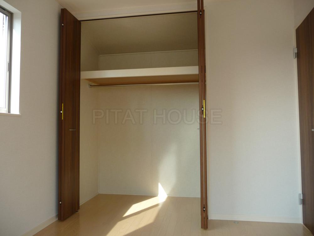 Receipt. ◆ Storage space also jewels in each room.