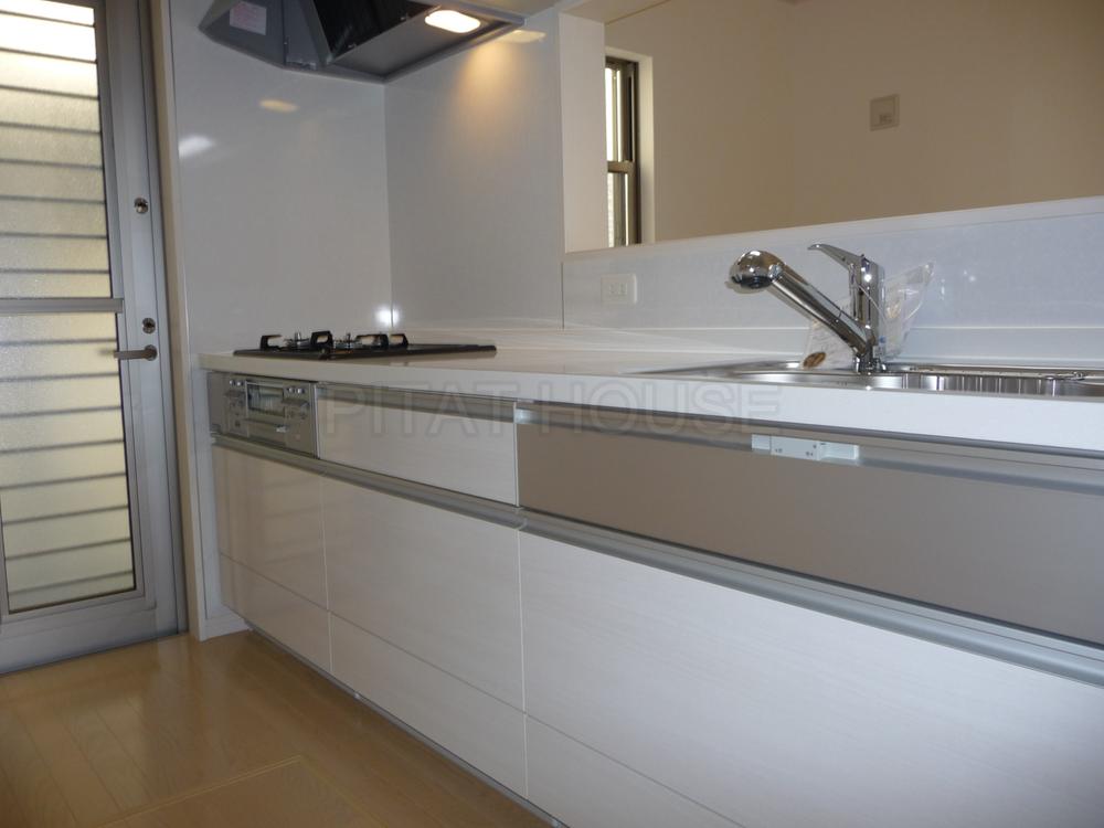 Kitchen. ◆ White is a system kitchen that was the keynote.