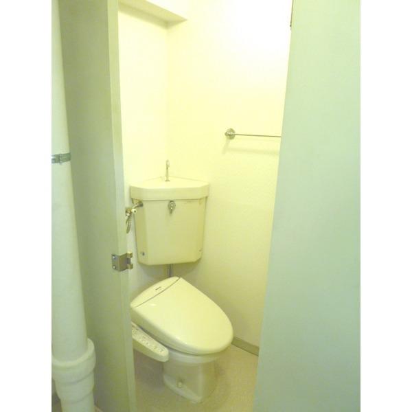 Toilet. Bidet function