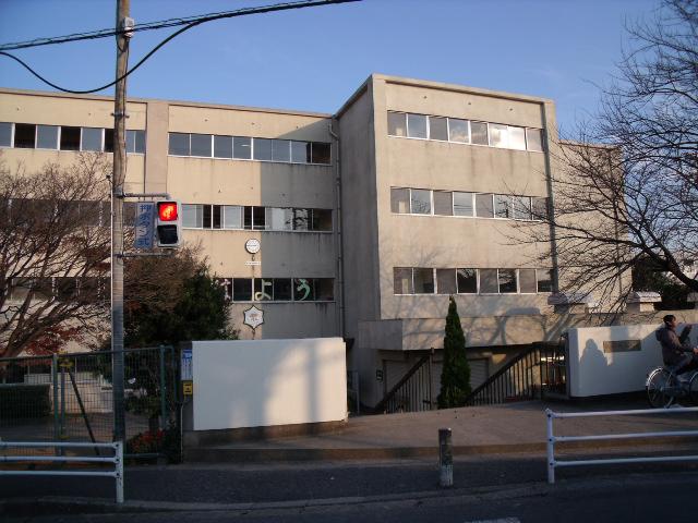 Primary school. Kakinokidai until elementary school 440m