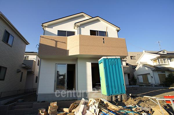 Local appearance photo. 5 Building