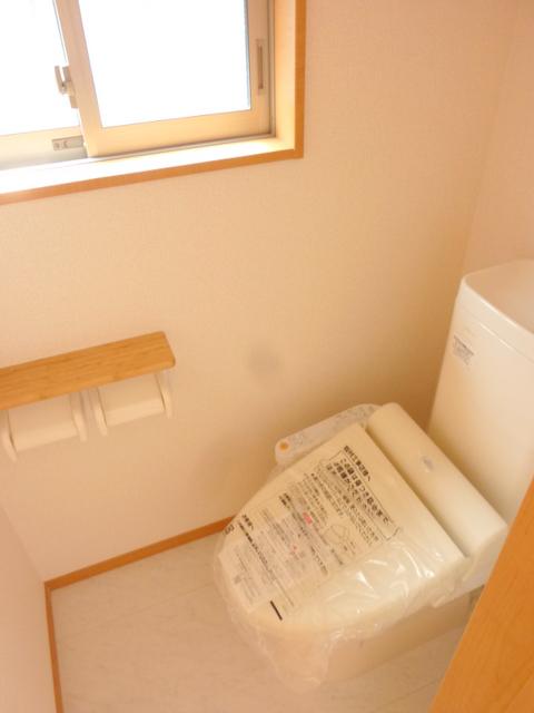 Toilet. ● cleaning Ease ・ Borderless shape