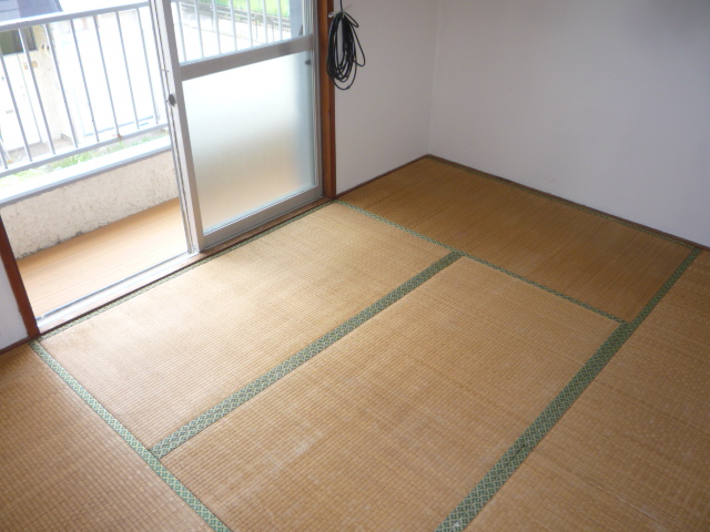 Living and room. tatami  Residents at the time the exchange