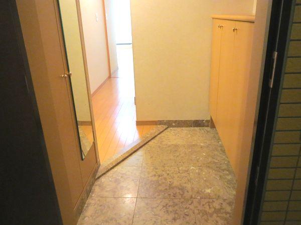 Entrance. Local (July 2013) Shooting