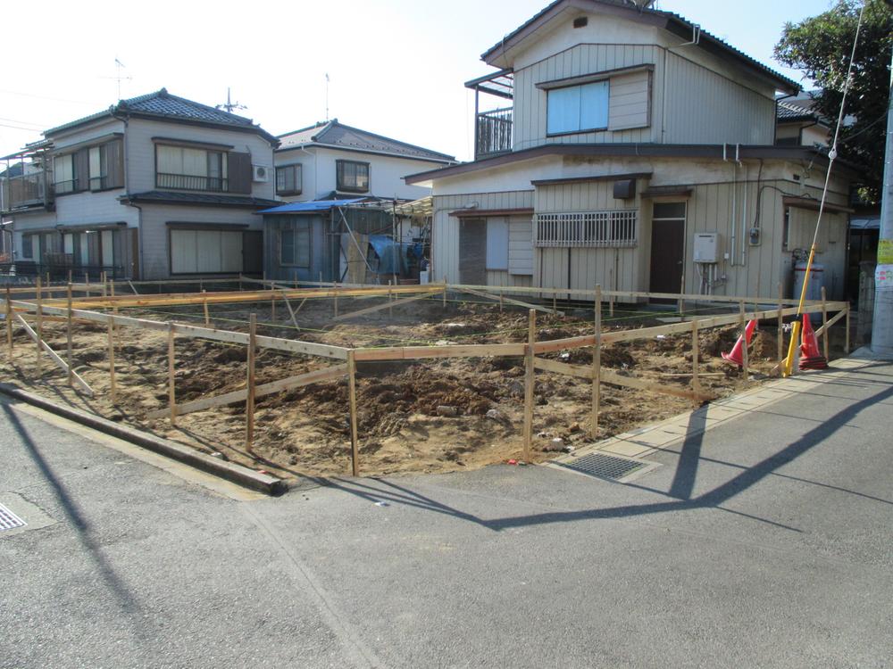 Local appearance photo. 1 Building