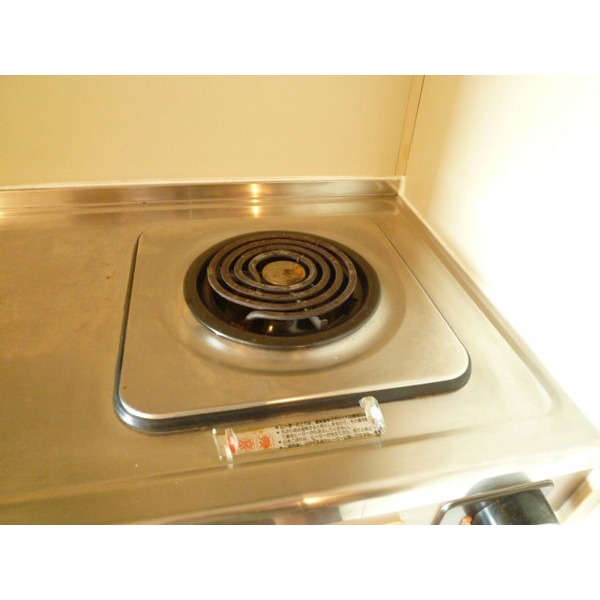 Kitchen. Electric stove