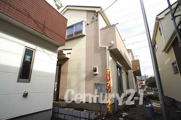 Local appearance photo. A second car in the convenient parking 2 Tayca site (October 2013) Shooting 17 Building