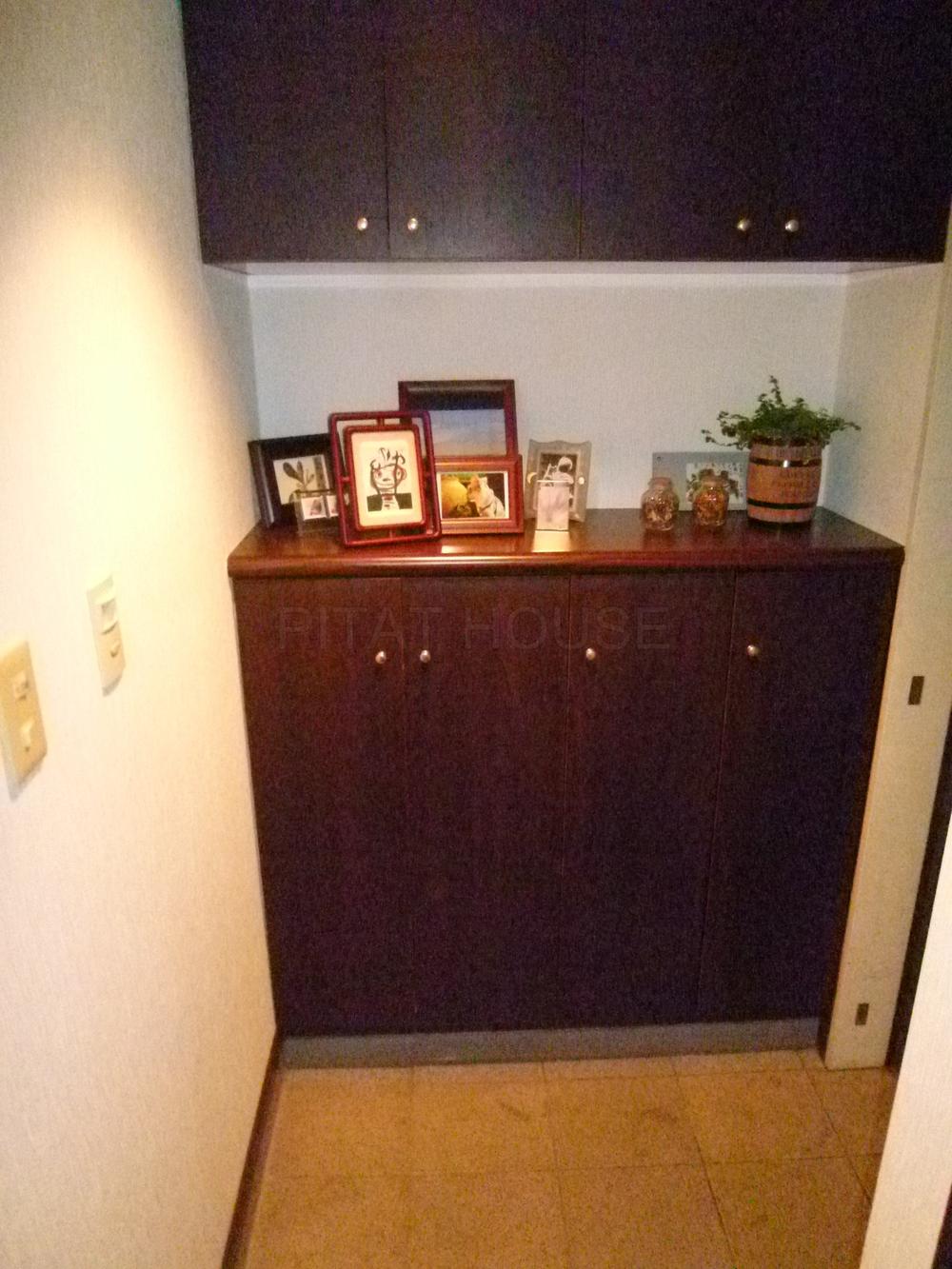 Entrance.  ◆ You can also store plenty shoes.