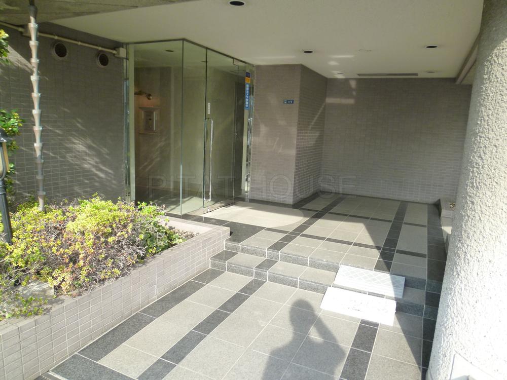 Entrance.  ◆ This is the main entrance of the calm atmosphere.