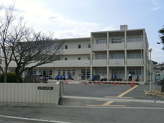 Junior high school. 606m to Matsudo Municipal put away junior high school