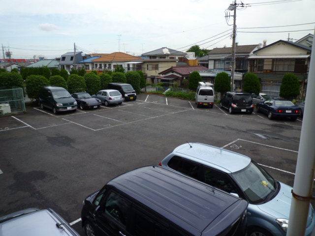 Parking lot. On-site parking 5,000 yen There is free