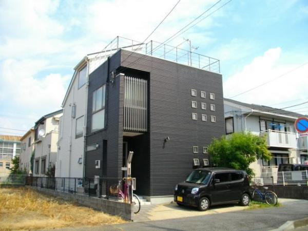 Local photos, including front road. A quiet residential area, Enhancement is also room amenities
