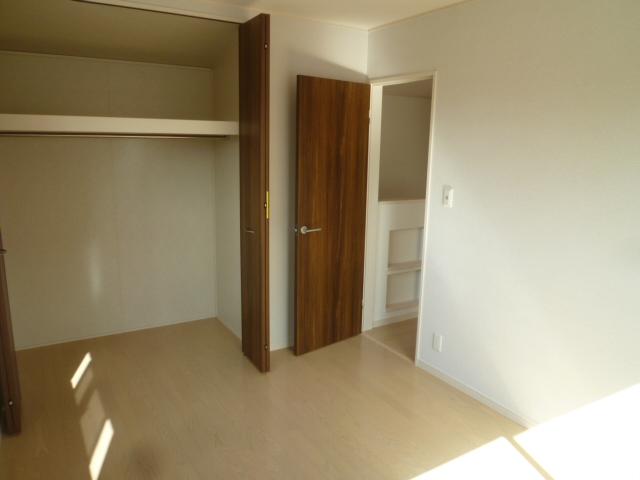 Non-living room. 2F southwest side Western-style 6 Pledge