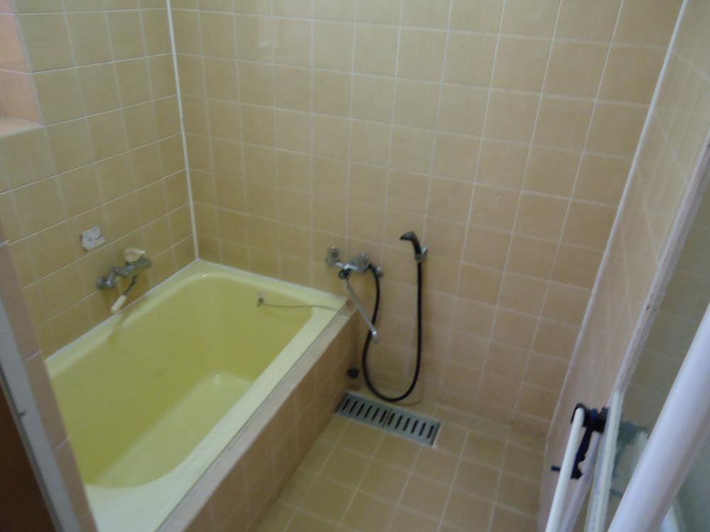 Bathroom. It may be cleaning properties in the tiled, With so bathroom window you can also moisture measures.