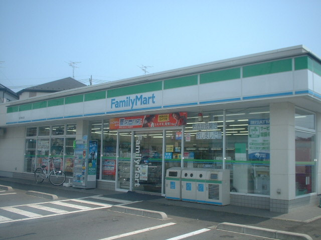 Convenience store. Family Mart (convenience store) to 200m