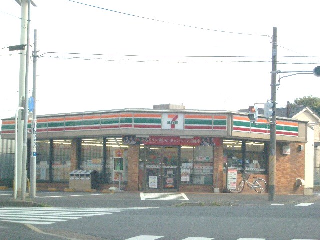 Convenience store. 240m to Seven-Eleven (convenience store)