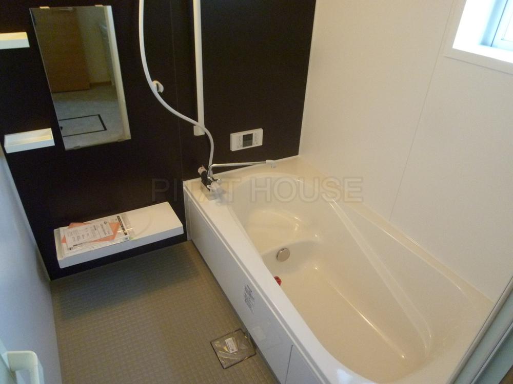 Bathroom. ◆ It is spacious unit bus of 1 pyeong size.