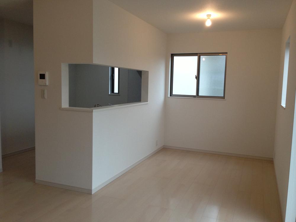 Same specifications photos (living). Same specifications
