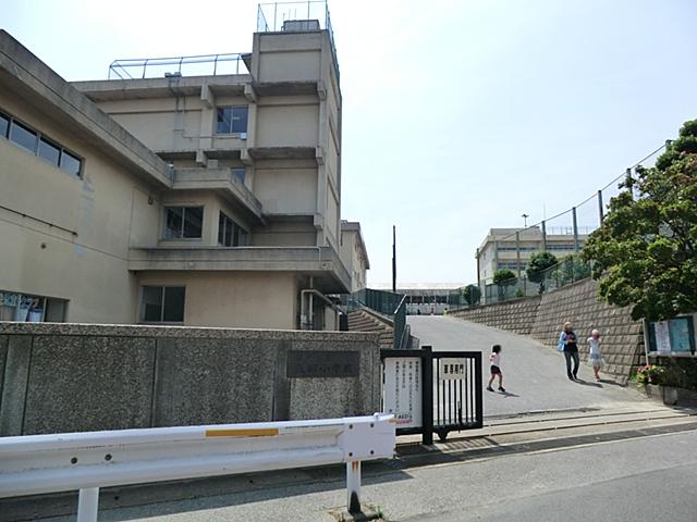 Primary school. 954m to Matsudo Tatsuya switching elementary school