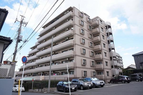 Local appearance photo. Local (12 May 2013) Shooting