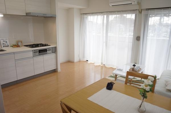 Living. Local (12 May 2013) Shooting