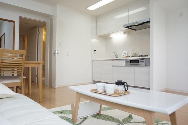 Living. Local (12 May 2013) Shooting