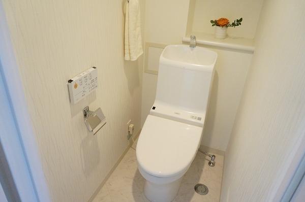 Toilet. Local (12 May 2013) Shooting