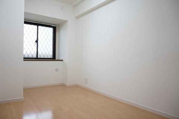 Non-living room. Local (12 May 2013) Shooting