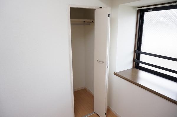 Receipt. Local (12 May 2013) Shooting