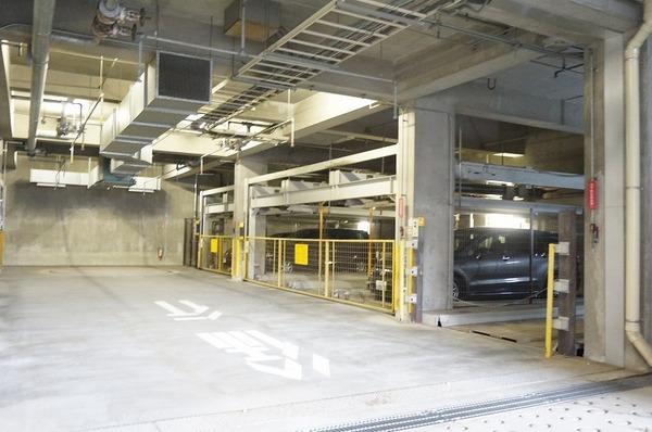 Parking lot. Local (12 May 2013) Shooting