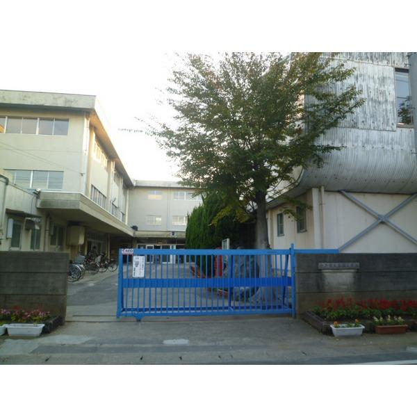 Primary school. 374m bridle bridge elementary school to Matsudo Municipal bridle bridge Elementary School