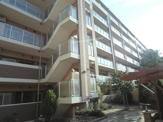 Local appearance photo. Local (10 May 2013) Shooting