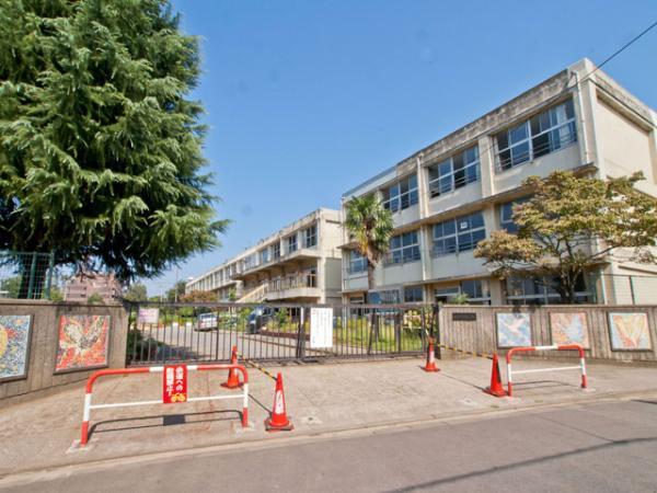 Primary school. Elementary school to 780m Matsudo Municipal Tokiwadaira second elementary school