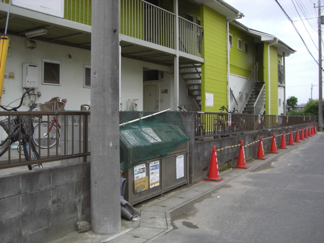 Other common areas. Garbage yard