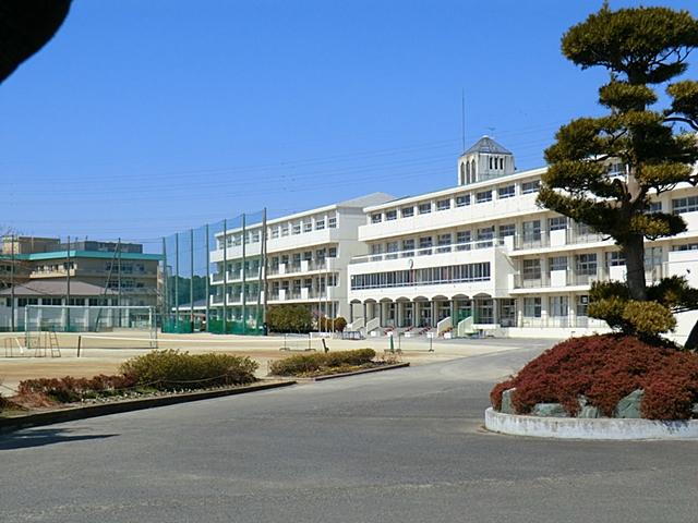 Junior high school. 1900m to Matsudo Municipal put away North Junior High School