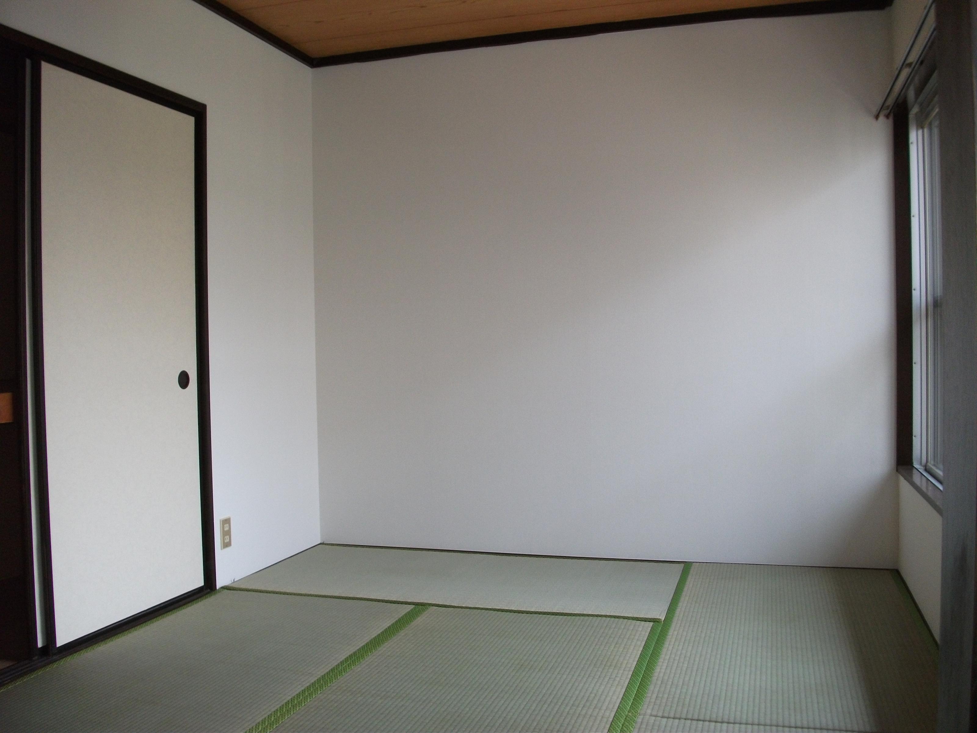 Other room space. A serene Japanese-style