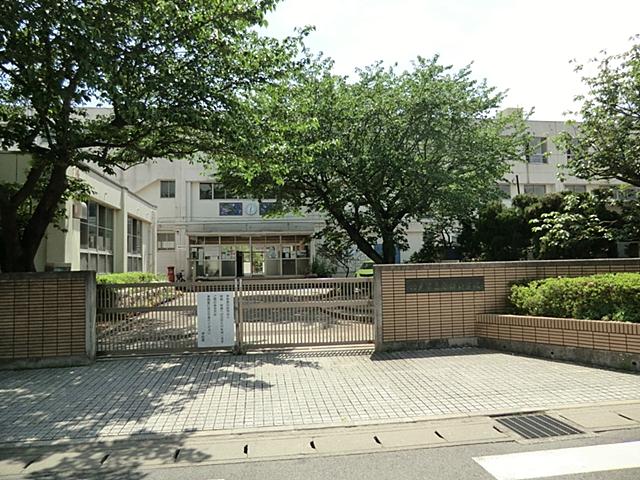 Primary school. 698m to Matsudo City Southern Elementary School