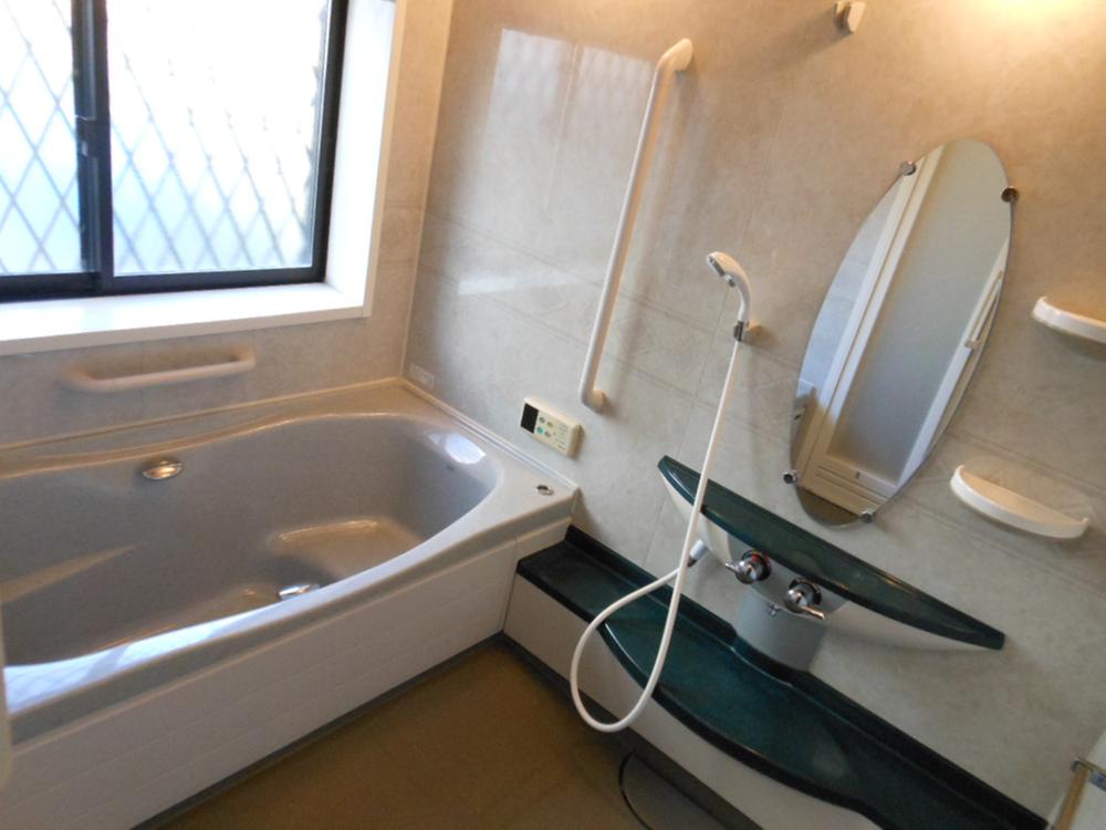 Bathroom. Indoor (12 May 2013) Shooting Madoyu Handrail have in the bathroom ☆
