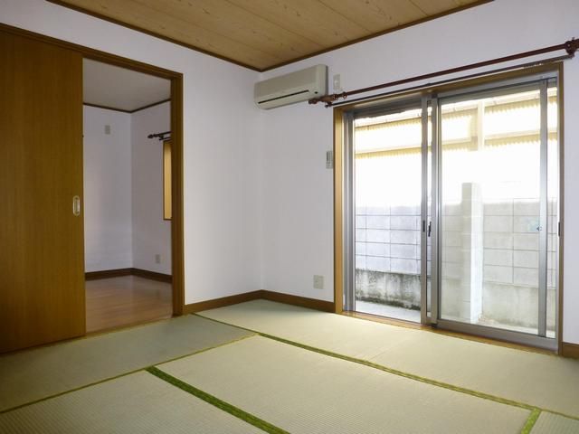 Living and room. 8 quires of Japanese-style room Room is a space