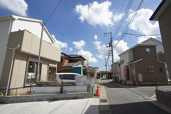 Local photos, including front road. Local (10 May 2013) Shooting