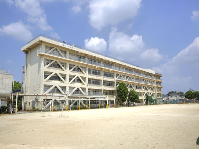 Primary school. 1347m to Matsudo Municipal cold wind stand elementary school (elementary school)