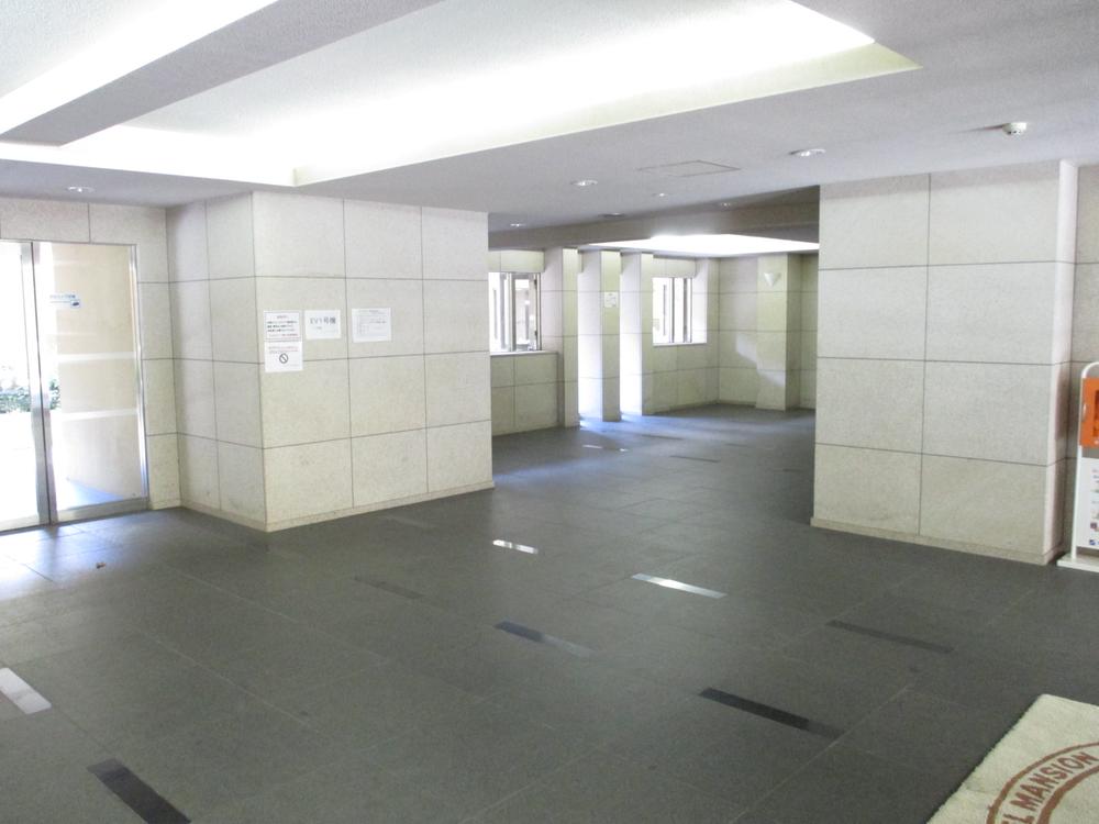 lobby. Entrance Hall (September 2013 shooting)