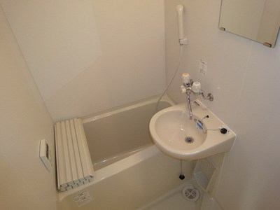 Bath. New tub It is beautiful Remote control hot water supply