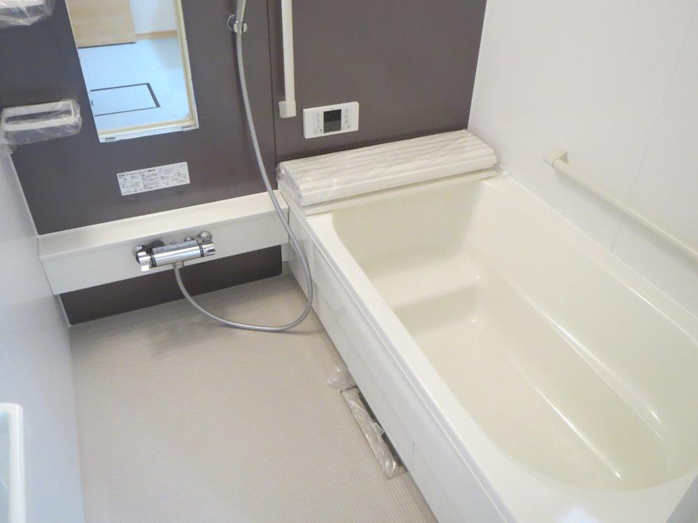 Bathroom. Indoor (12 May 2013) Shooting