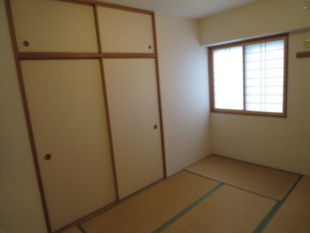 Other introspection. From the living continuation of the Japanese-style room