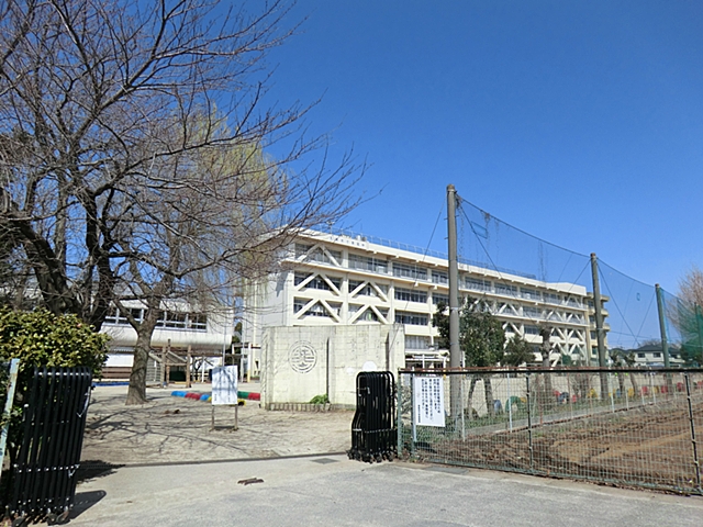 Primary school. 976m to Matsudo Municipal cold wind stand elementary school (elementary school)